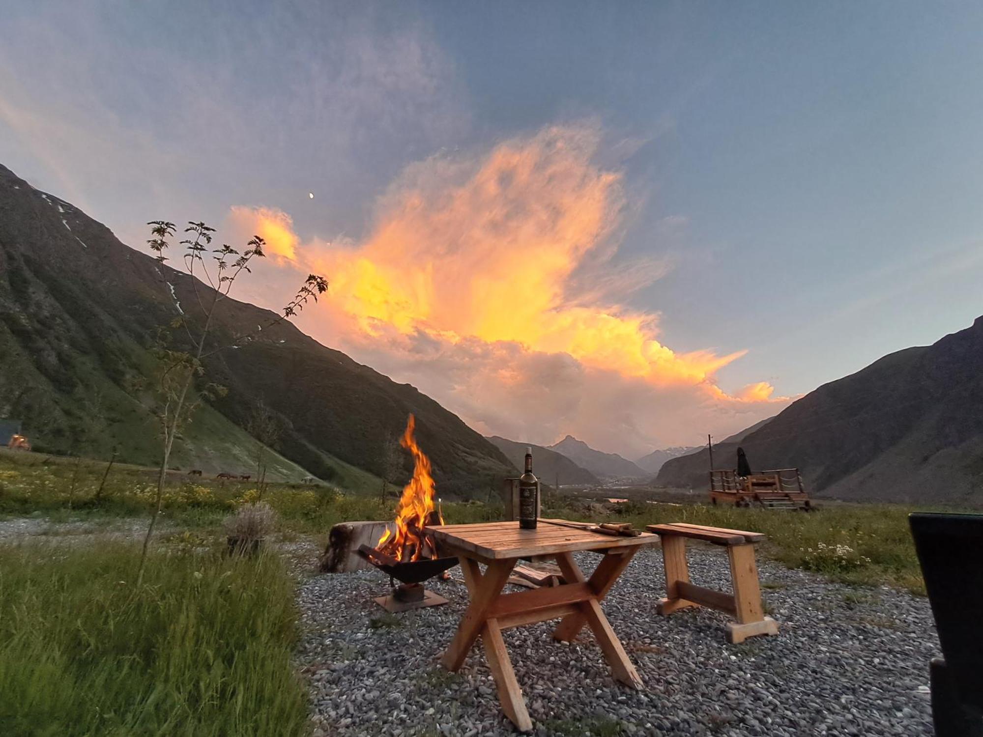 Kazbegi Spa Resort Cottages Экстерьер фото